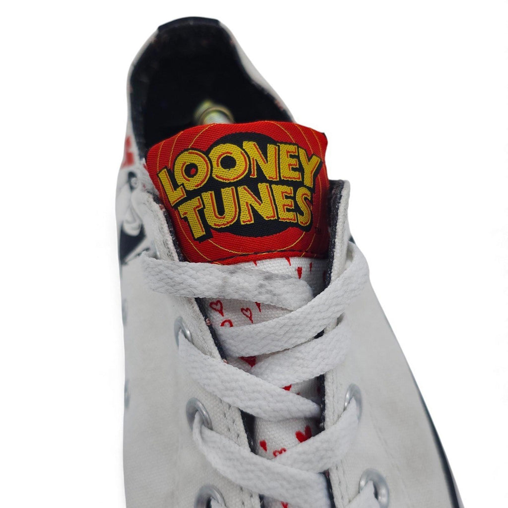 Converse Chuck Taylor All Star Looney Tunes Pepe Le Pew Canvas Sneakers M8 / W10