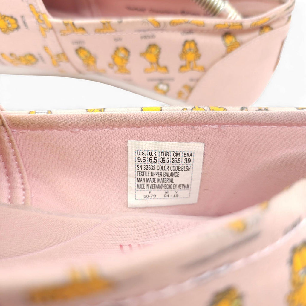 BOBS Skechers Flats Garfield Cartoon Print Pink Memory Foam Slip On Womens 9.5