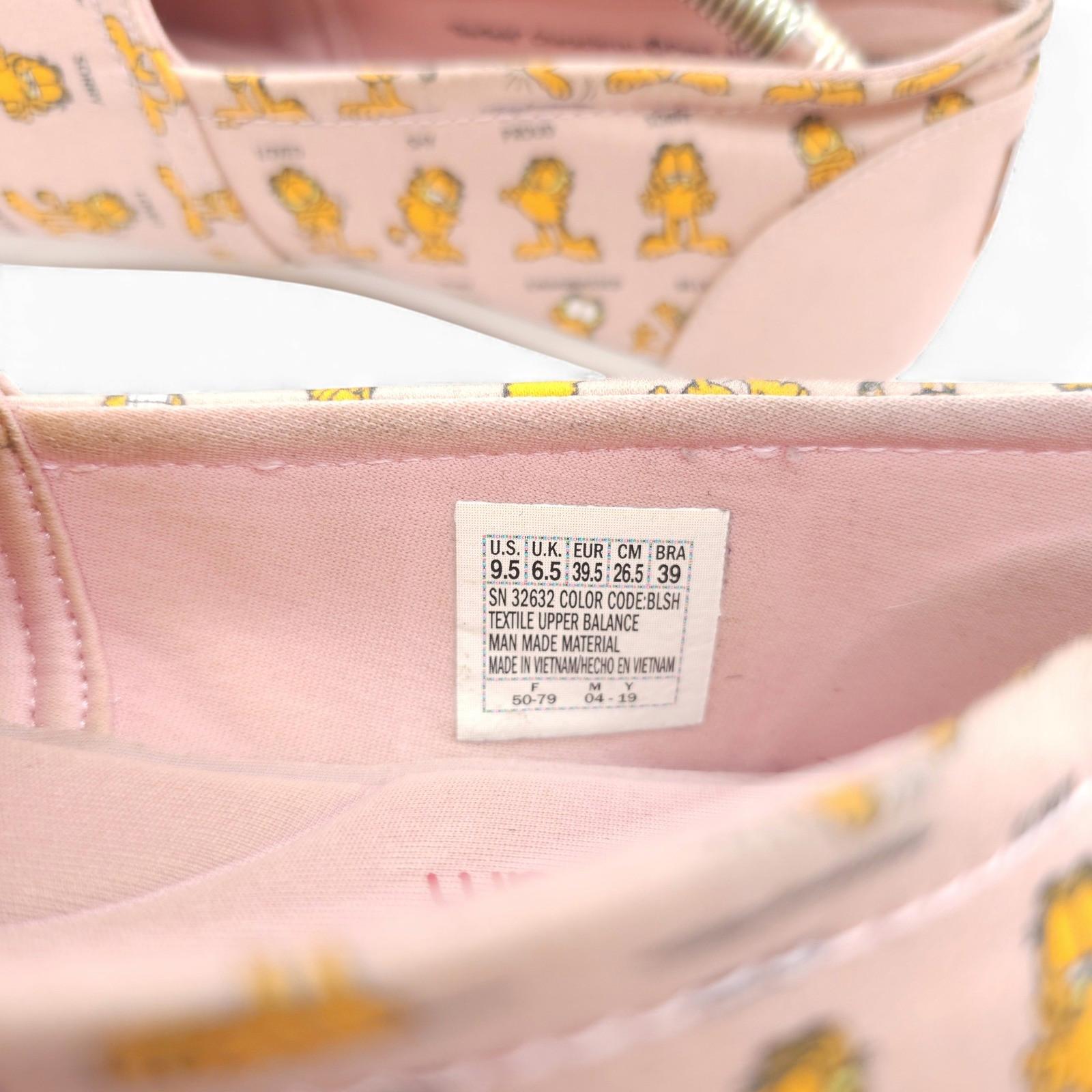 BOBS Skechers Flats Garfield Cartoon Print Pink Memory Foam Slip On Womens 9.5