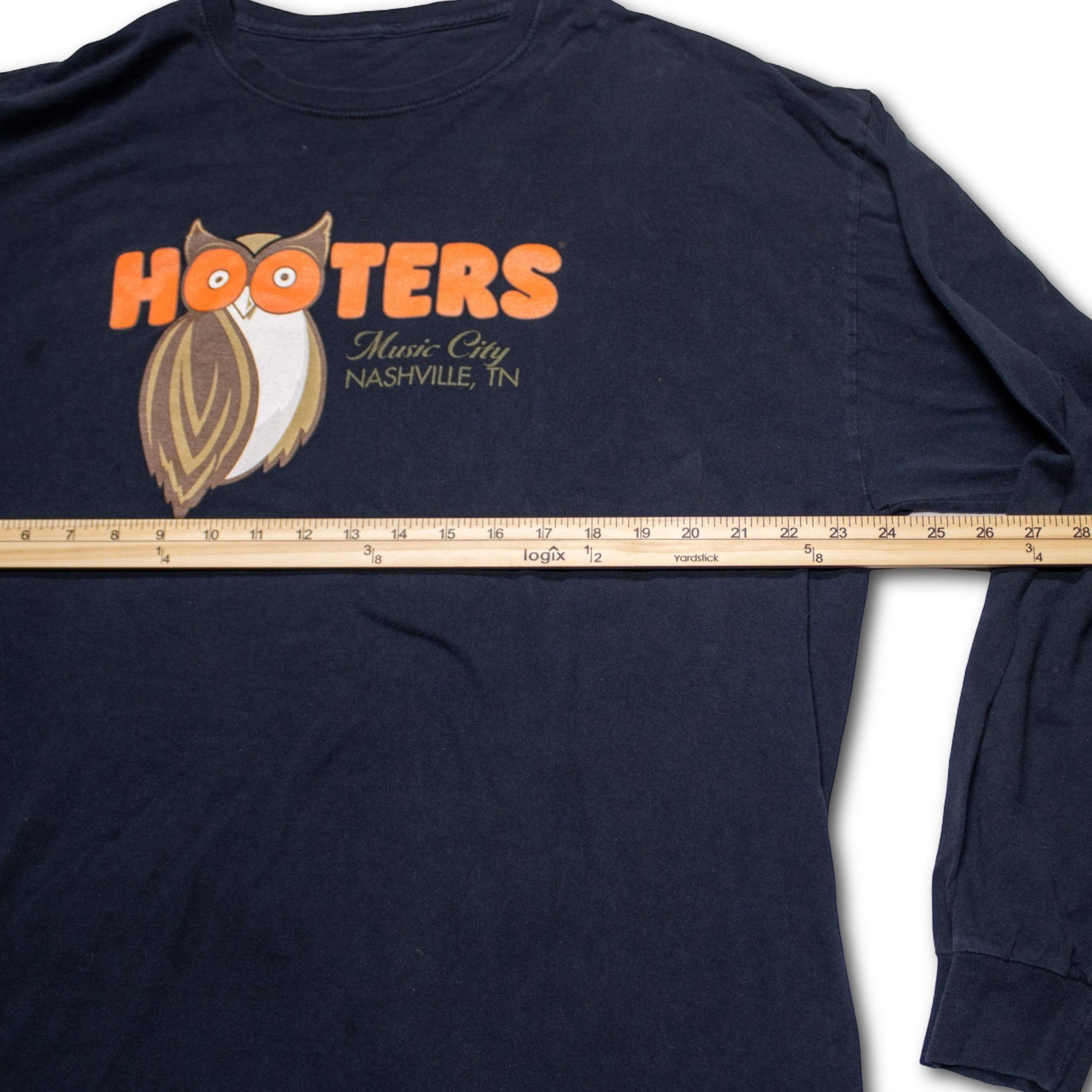 Hooters Long Sleeve Shirt Mens XL Black Nashville Music City Graphic Tee - Image 4