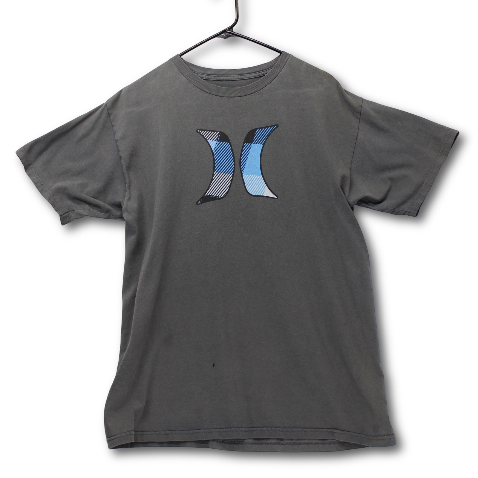 Vintage Y2K Hurley Graphic T-Shirt Mens Medium Charcoal Grey Plaid Logo Good